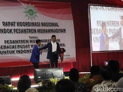 Saat Santri di Garut Tagih Sepeda ke Jokowi