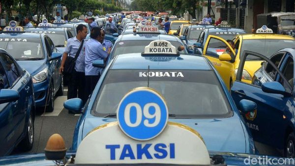Aksi Tolak Angkutan Online di Purwokerto