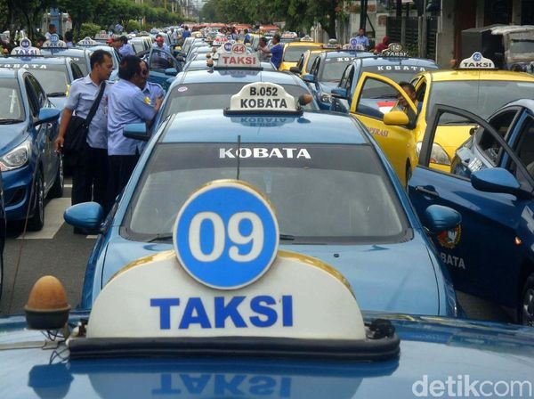 Aksi Tolak Angkutan Online di Purwokerto
