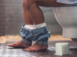 Keluar Darah Saat BAB, Gejala Wasir?