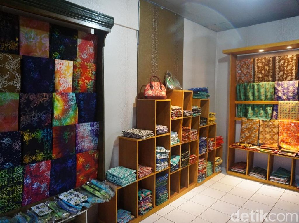 Ini Tempat Belanja Batik Khas Ternate Ini Tempat Belanja Batik Khas Ternate