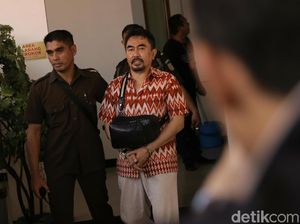 Sidang Kasus Asusila Aa Gatot Brajamusti Ditunda karena CTP Tak Datang Sidang Kasus Asusila Aa Gatot Brajamusti Ditunda karena CTP Tak Datang