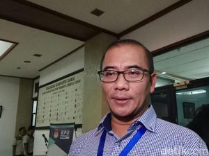 KPU Tambah Waktu Pelangkapan Data Parpol hingga Selasa Malam KPU Tambah Waktu Pelangkapan Data Parpol hingga Selasa Malam