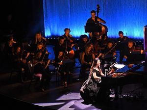 Kemewahan Konser Evanescence dengan Orkestra