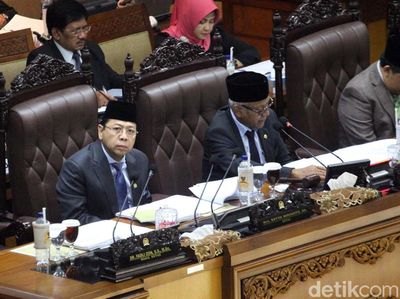 Novanto Hadiri Paripurna DPR