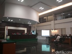 Baca Pleidoi, Pengacara Minta Hakim Bebaskan Buni Yani