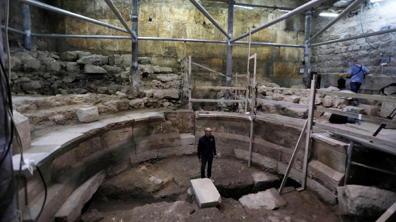 Teater Romawi Kuno Berusia 1700 Tahun Ditemukan di Yerusalem Teater Romawi Kuno Berusia 1700 Tahun Ditemukan di Yerusalem