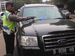 10 Kendaraan Pakai Strobo dan Sirene di Jaktim Ditilang