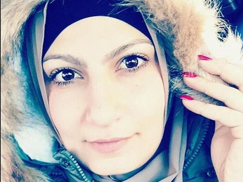 Ini Kadeja Assaad, Makara Sorotan alasannya yaitu Dikenal Sebagai Pemburu Berhijab