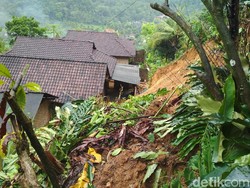 Longsor di Trenggalek, BPBD Jatim Siapkan Bantuan Darurat Bencana