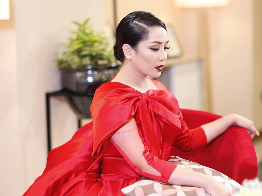 Jahatnya Netizen, Nagita Slavina Menawan Bergaun Merah Malah Dinyinyirin Jahatnya Netizen, Nagita Slavina Menawan Bergaun Merah Malah Dinyinyirin