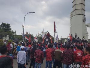 Nelayan Geruduk Pemprov Banten Tolak Penambangan Pasir Laut
