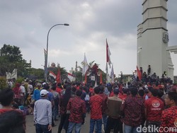 Nelayan Geruduk Pemprov Banten Tolak Penambangan Pasir Laut