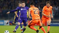 Dalam pertandingan di stadion Ljudski, Rabu (18/10/2017) dinihari WIB, Liverpool memetik kemenangan 7-0. (Foto: Srdjan Zivulovic/Reuters)
