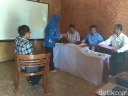 Panwaskab Banyuwangi Gelar Fit and Proper Test di Tempat Wisata
