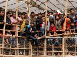 Kritik untuk Riuh Tawa Warga yang Saksikan Adu Bagong