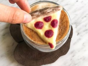 Lucunya! Kreasi Busa di Permukaan Minuman Berbentuk Gurita hingga Pizza