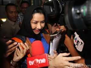 Pemeriksaan Lanjutan Bupati Rita Pemeriksaan Lanjutan Bupati Rita