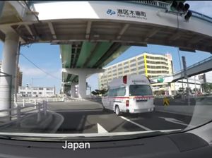 Perbedaan Reaksi Jalanan di Berbagai Negara pada Mobil Ambulans