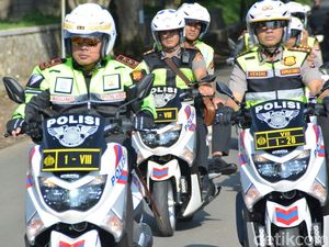 Tunggangi Motor, Kapolda Jabar Cek Kawasan Macet Ledeng