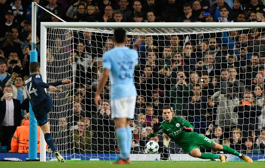Ederson, tembok kokok Manchester City