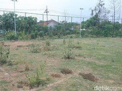 Dispora Kaget Tahu Lapangan Sepakbola Mini di Kutisari Tak Terawat