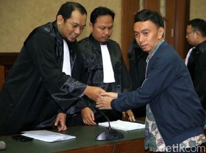 Samarkan Uang Haram, Auditor BPK Beli Mercy untuk Istri