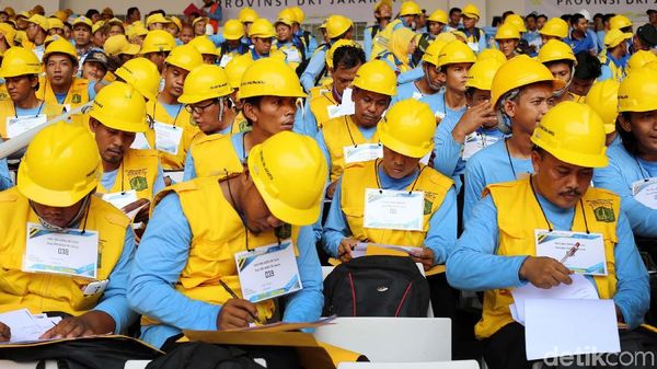 Top! Ribuan Kuli Bangunan Jalani Sertifikasi