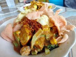 Makan Siang Sehat dengan Gado-gado yang Renyah Segar di Sini