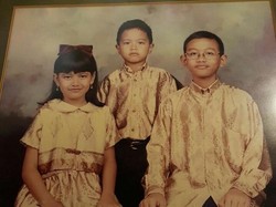 Bareng Gibran dan Kahiyang, Kaesang Pamer Foto Kecil Pakai Baju Gede