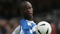 Ranjang tempat yang aman? Tidak juga. Tanyakan saja Leroy Lita yang tahun 2007 lalu pernah cedera otot ketika sedang meregangkan tubuh setelah bangun tidur di pagi hari. (Foto: Christopher Lee/Getty Images)