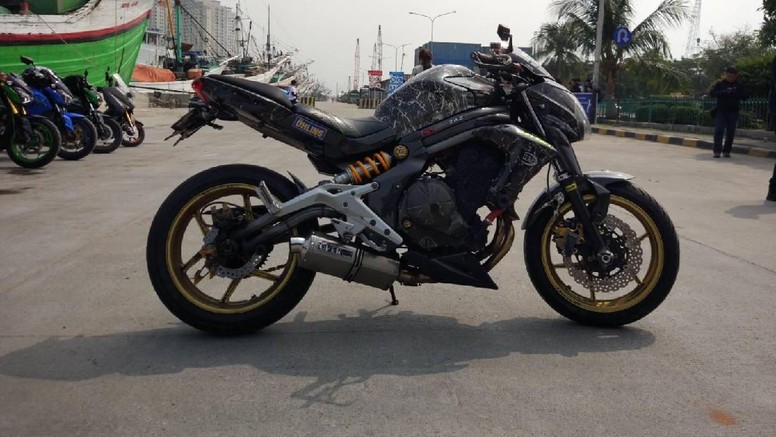 Kawasaki ER6n modif