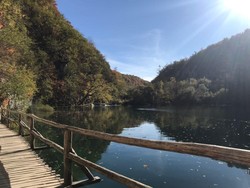 Apa Bedanya Danau di Eropa Timur dan di Indonesia?