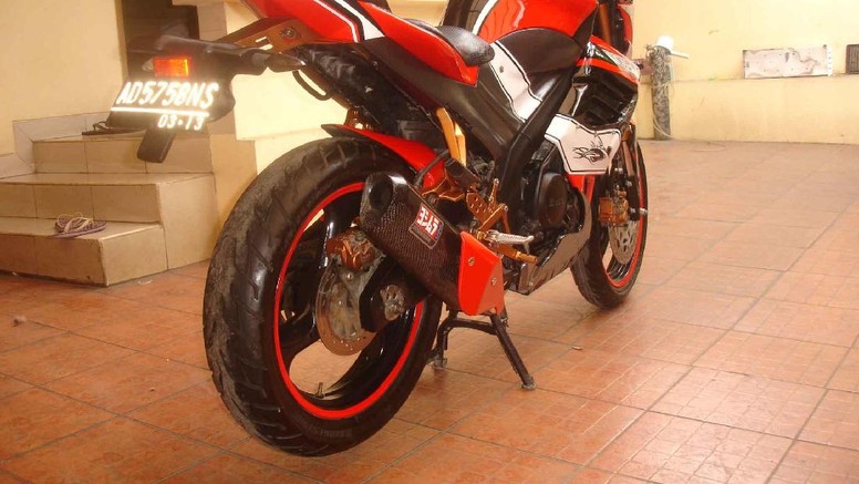 Modifikasi Yamaha V-Ixion Perpaduan Street dan Sport Bike