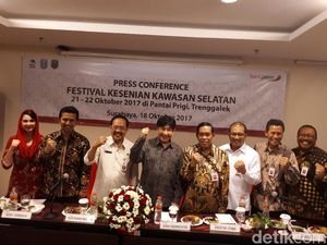 Guruh Soekarno Putra Isi Acara di Festival Kesenian di Trenggalek