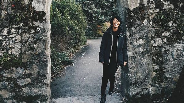 Foto: Gaya Traveling Si Seksi Tara Basro
