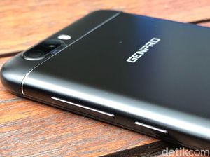 Ponsel Kamera Ganda Jadi Buruan Anak Muda