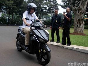 Ramai Kendaraan Listrik, Sampai Kapan Motor Bensin Bisa Bertahan? Ramai Kendaraan Listrik, Sampai Kapan Motor Bensin Bisa Bertahan?