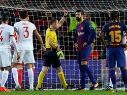 Barca Memimpin 1-0, Pique Dikartu Merah