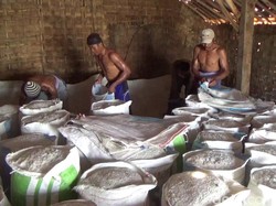 Jaga Investasi, Menperin Permudah Impor Garam Kebutuhan Industri