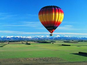 10 Negara Ini Penduduknya Kalah Banyak Sama Turisnya