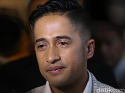 Irfan Hakim Sempat Ingin Donorkan Plasma Darah ke Syekh Ali Jaber Irfan Hakim Sempat Ingin Donorkan Plasma Darah ke Syekh Ali Jaber