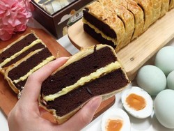 Mau Cicip Bolu dan Brownies Unik dengan Isian Telur Asin?