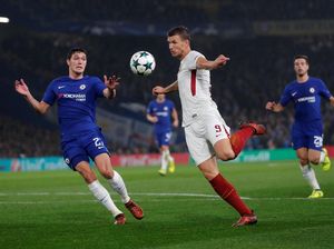Melihat Lagi Gol Spektakuler Edin Dzeko