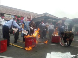 Kejari Cibadak Sukabumi Bakar Uang Palsu dan Sabu