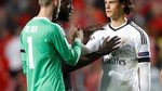 Foto: Respect! Peluk dan Dukungan Pemain MU untuk Kiper Muda Benfica