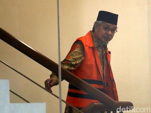 Pemeriksaan Lanjutan Nur Alam Pemeriksaan Lanjutan Nur Alam