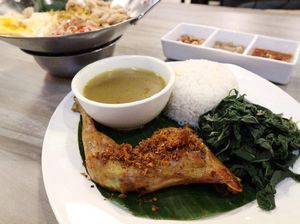 Ayam Betutu Ibu Putu: Makan Siang Kenyang dengan Ayam Betutu Goreng yang Sedap