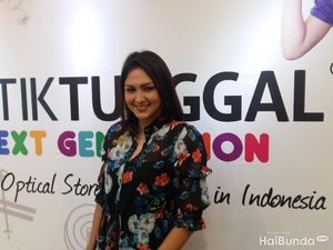 Cara Donna Agnesia dan Darius agar Anak Nggak Kebanyakan Main Gadget