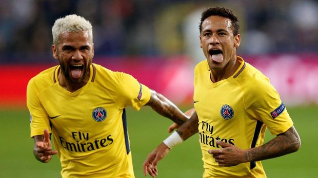 Neymar (kanan) terlibat beberapa insiden terkait algojo penalti.